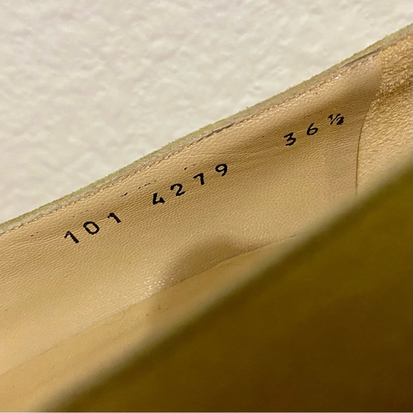 (NWOT) Gucci Vintage Olive Green Suede Horsebit Kitten Heels - Picture 4 of 14